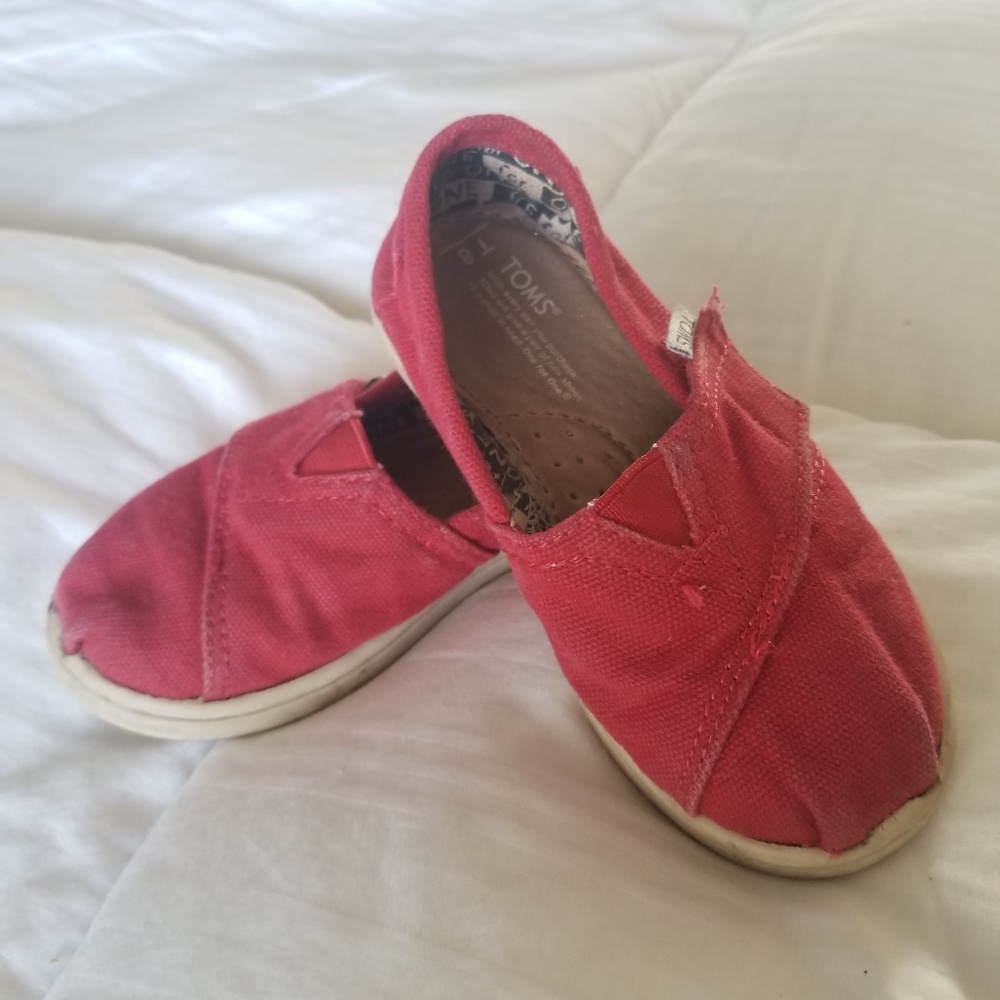 Unisex TOMS Velcro slip on shoesl